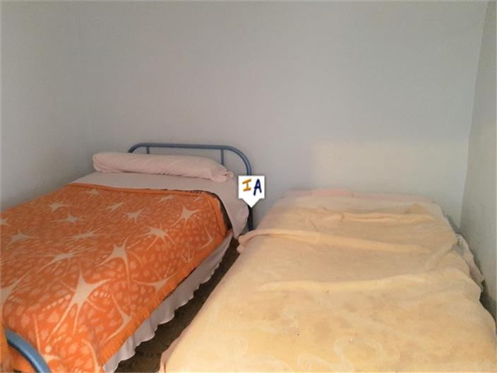 Image No.10-3 Bed House for sale