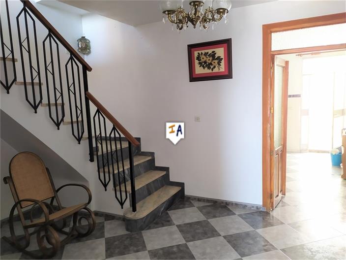 Image No.8-5 Bed House for sale