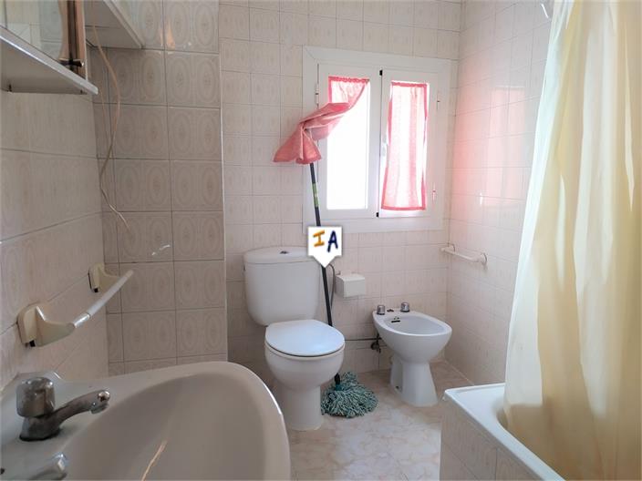 Image No.9-5 Bed House for sale