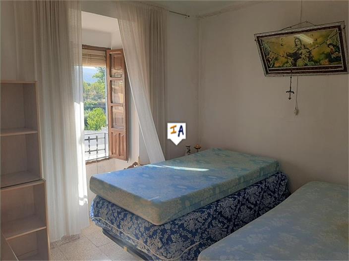 Image No.12-3 Bed House for sale