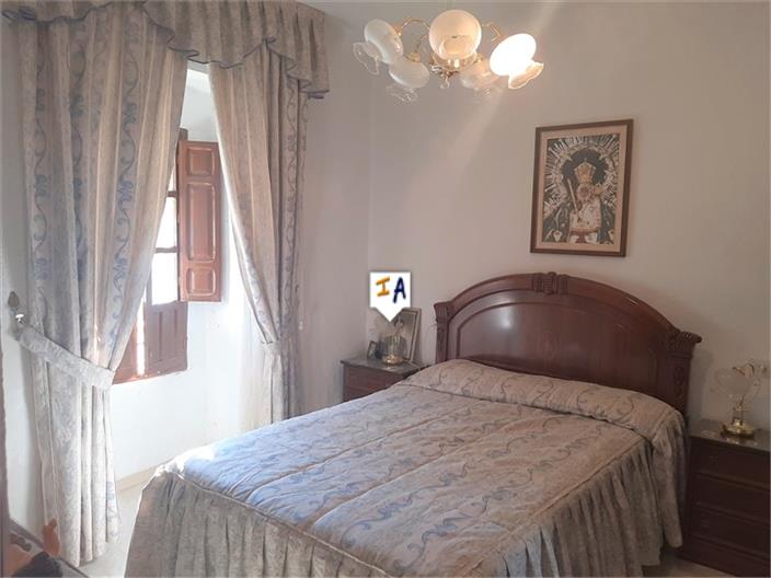 Image No.9-3 Bed House for sale