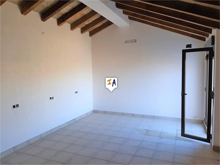 Image No.6-9 Bed Farmhouse for sale