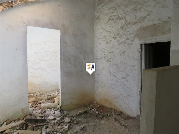 Image No.6-2 Bed House for sale