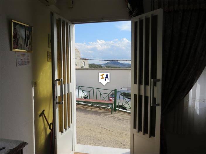 Image No.15-6 Bed House for sale