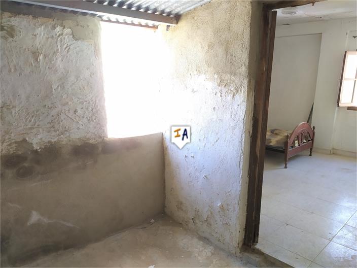 Image No.9-2 Bed House for sale