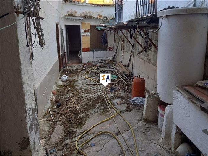 Image No.17-5 Bed House for sale