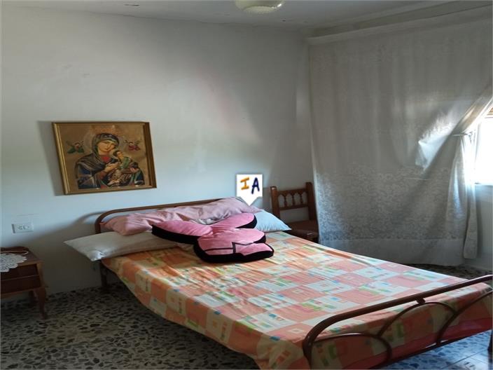 Image No.16-5 Bed House for sale