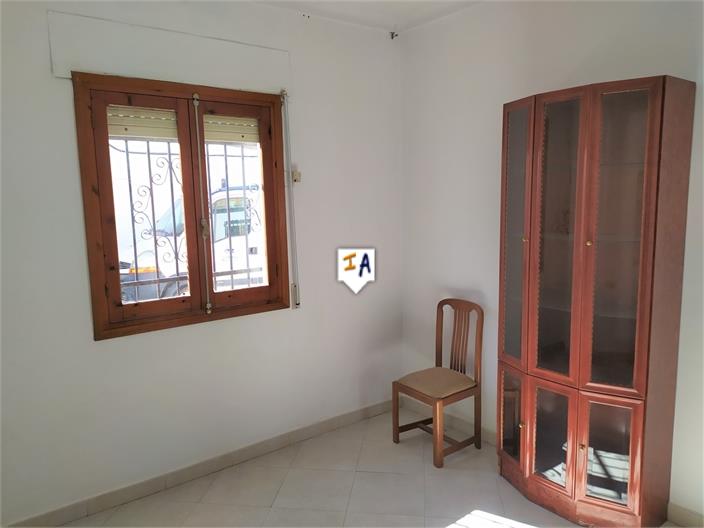 Image No.6-3 Bed House for sale