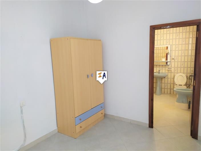 Image No.8-3 Bed House for sale
