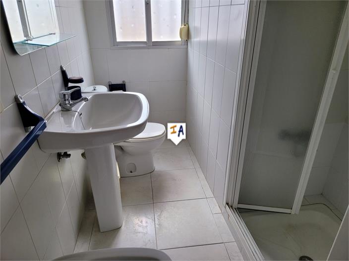 Image No.8-3 Bed House for sale