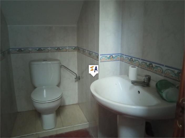 Image No.11-6 Bed House for sale