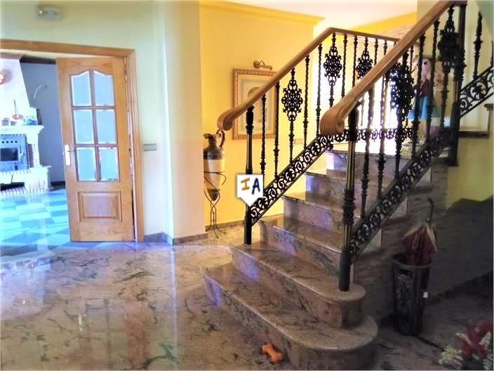 Image No.14-6 Bed House for sale