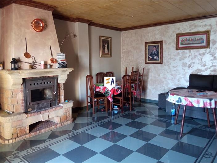 Image No.4-6 Bed House for sale