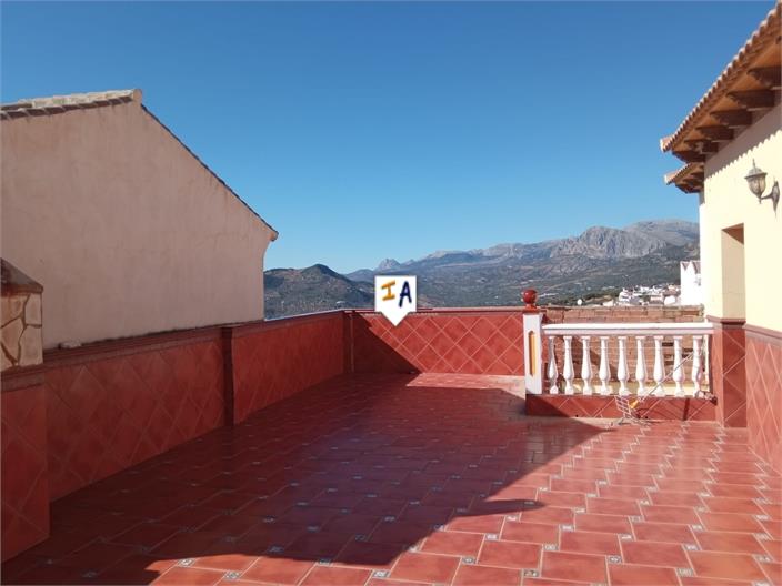 Image No.5-6 Bed House for sale