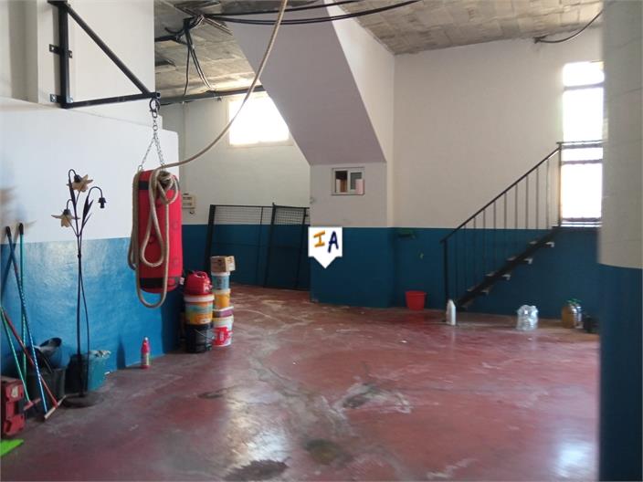 Image No.9-6 Bed House for sale