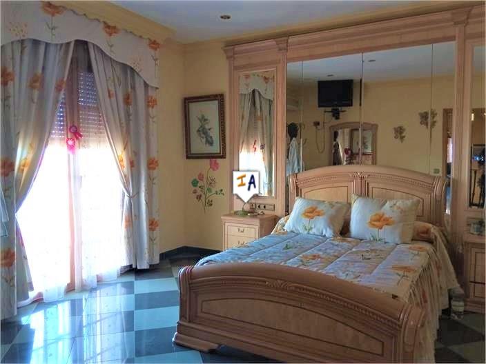 Image No.10-6 Bed House for sale