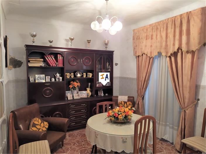 Image No.15-6 Bed House for sale