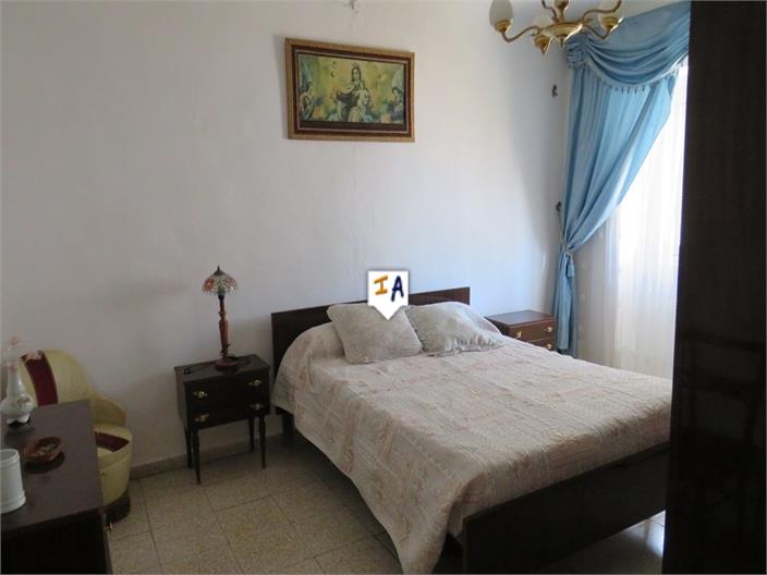 Image No.12-5 Bed House for sale