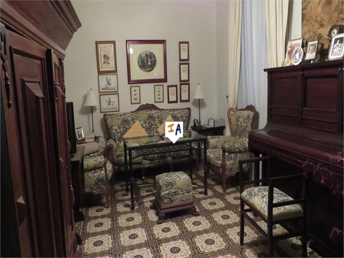 Image No.11-8 Bed House for sale