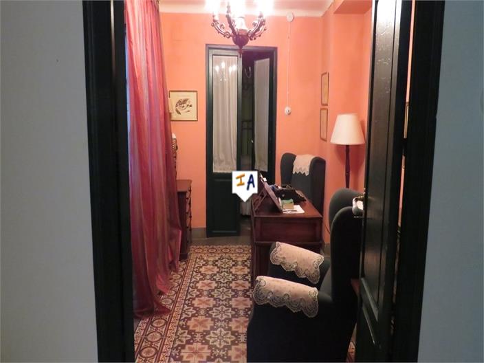 Image No.12-8 Bed House for sale