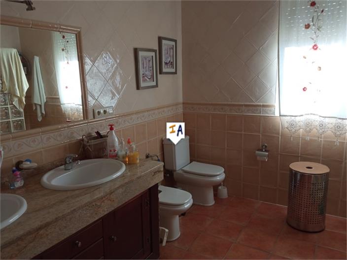 Image No.11-9 Bed House for sale