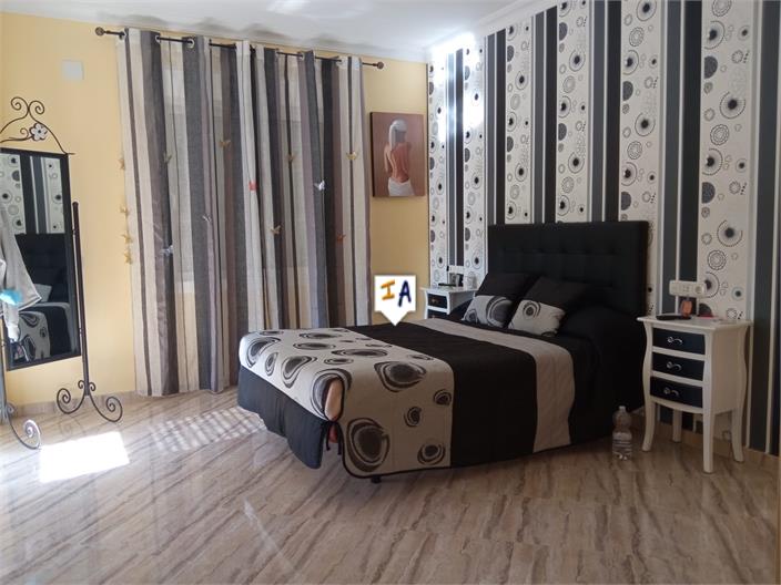 Image No.7-4 Bed Villa for sale