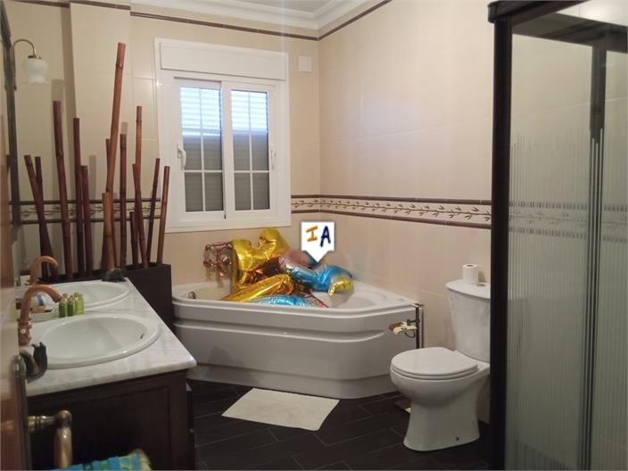 Image No.9-4 Bed Villa for sale