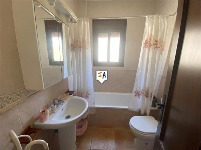 Image No.11-4 Bed House for sale