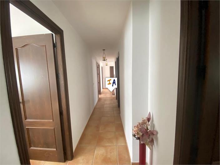 Image No.12-4 Bed House for sale