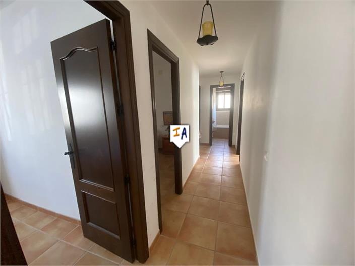 Image No.5-4 Bed House for sale
