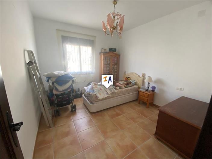 Image No.9-4 Bed House for sale