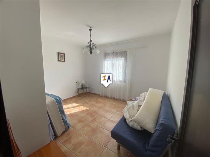 Image No.10-4 Bed House for sale