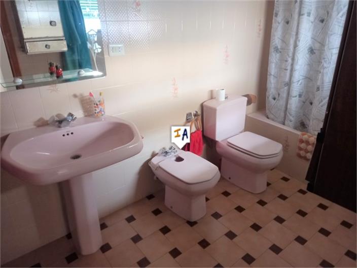 Image No.13-5 Bed House for sale