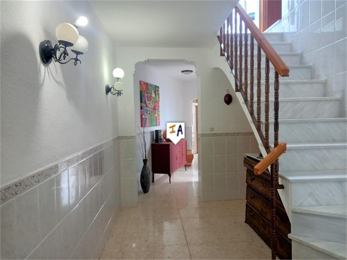 Image No.5-5 Bed House for sale