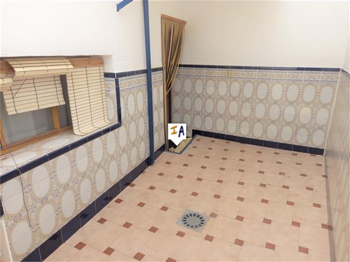 Image No.6-5 Bed House for sale