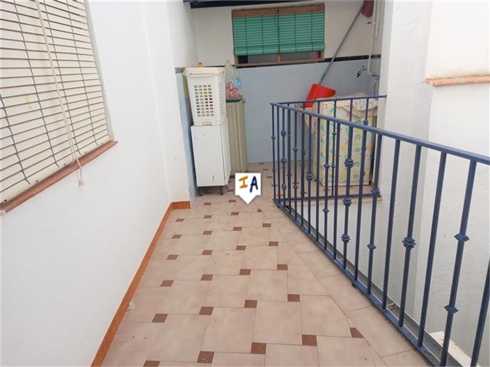 Image No.8-5 Bed House for sale