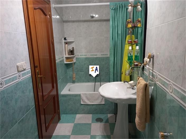 Image No.14-3 Bed Property for sale