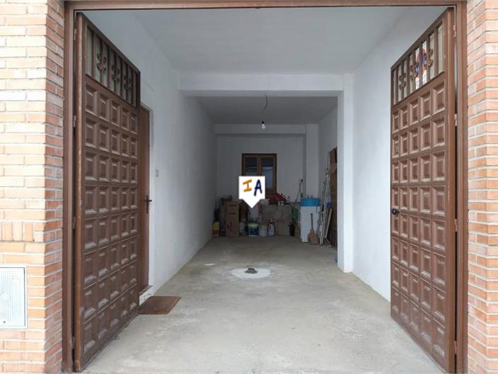 Image No.17-5 Bed House for sale