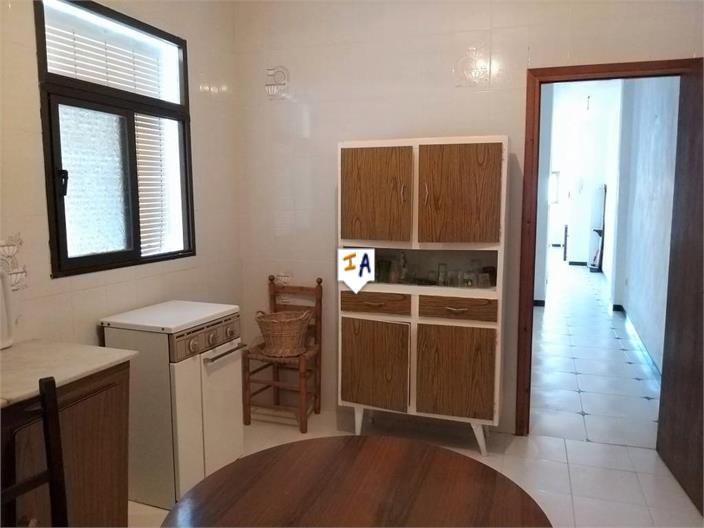 Image No.6-5 Bed House for sale