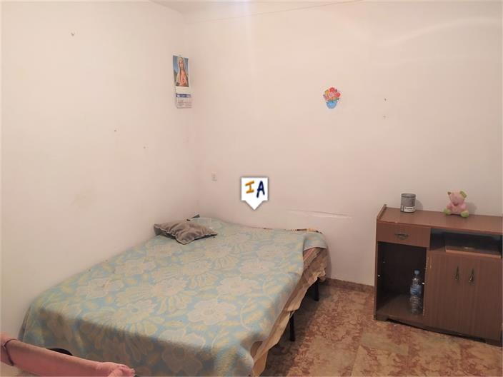 Image No.12-6 Bed House for sale