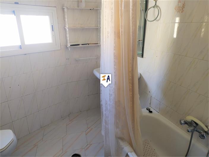 Image No.14-6 Bed House for sale