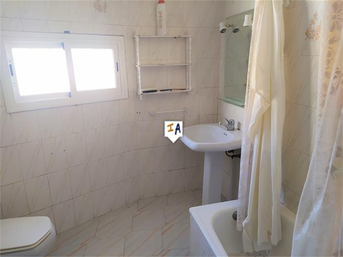 Image No.9-6 Bed House for sale