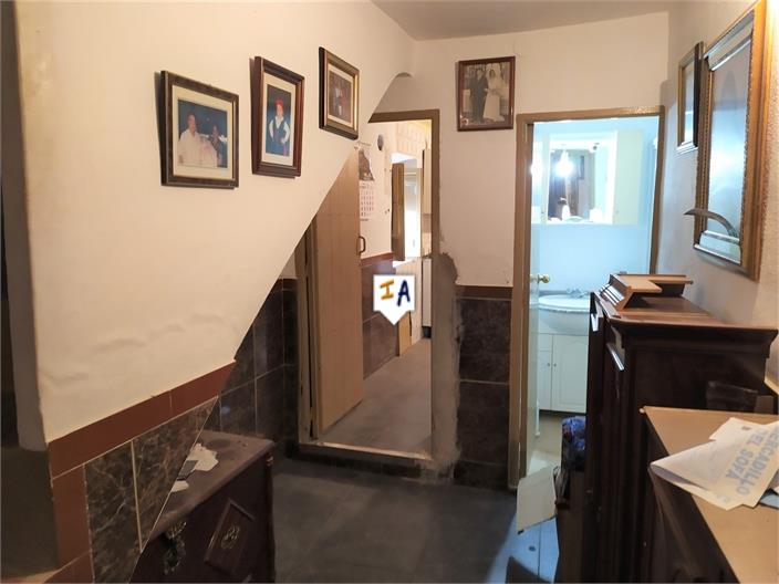 Image No.4-2 Bed House for sale