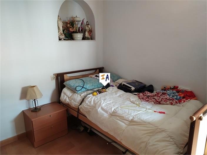 Image No.8-2 Bed House for sale