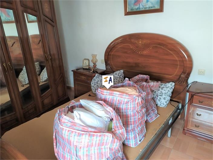 Image No.9-2 Bed House for sale