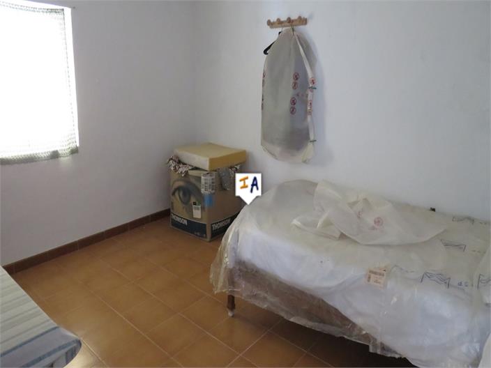 Image No.13-3 Bed House for sale