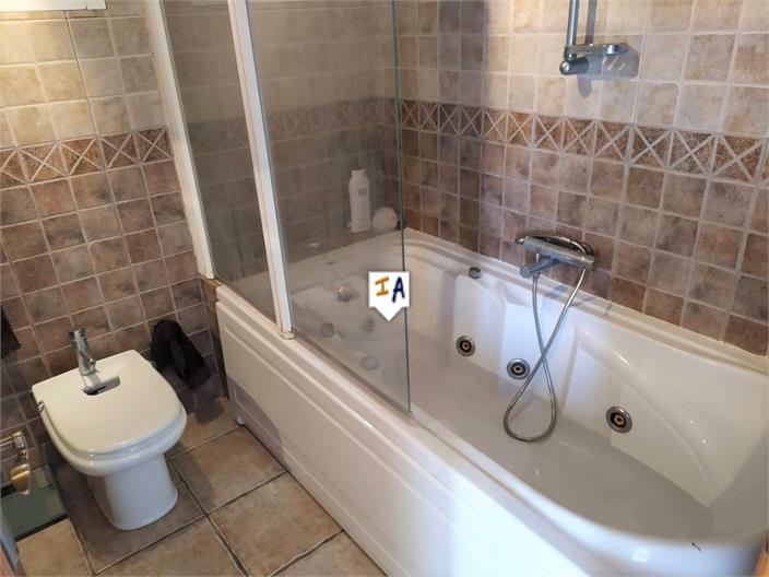 Image No.10-6 Bed Villa for sale