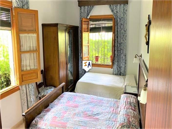 Image No.15-5 Bed House for sale