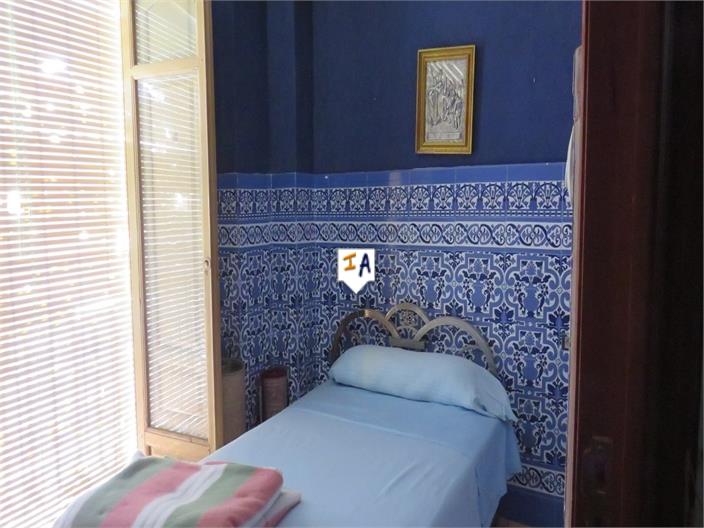 Image No.12-3 Bed House for sale