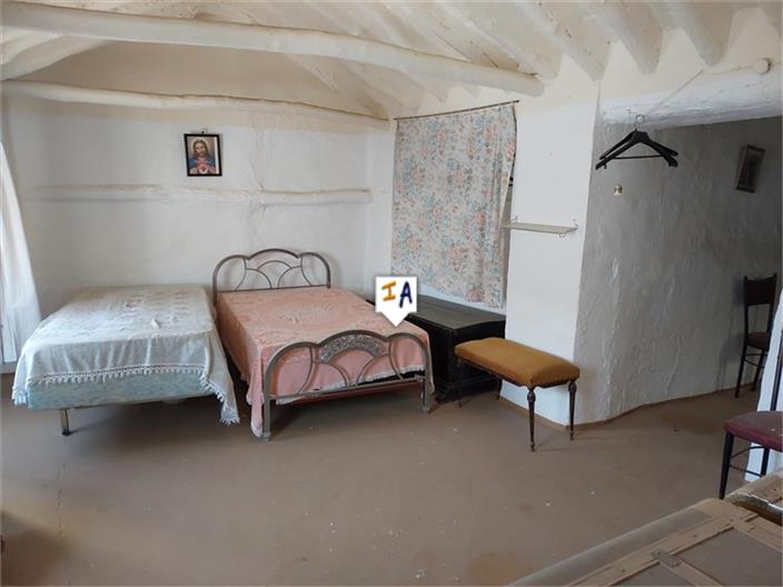 Image No.17-3 Bed House for sale